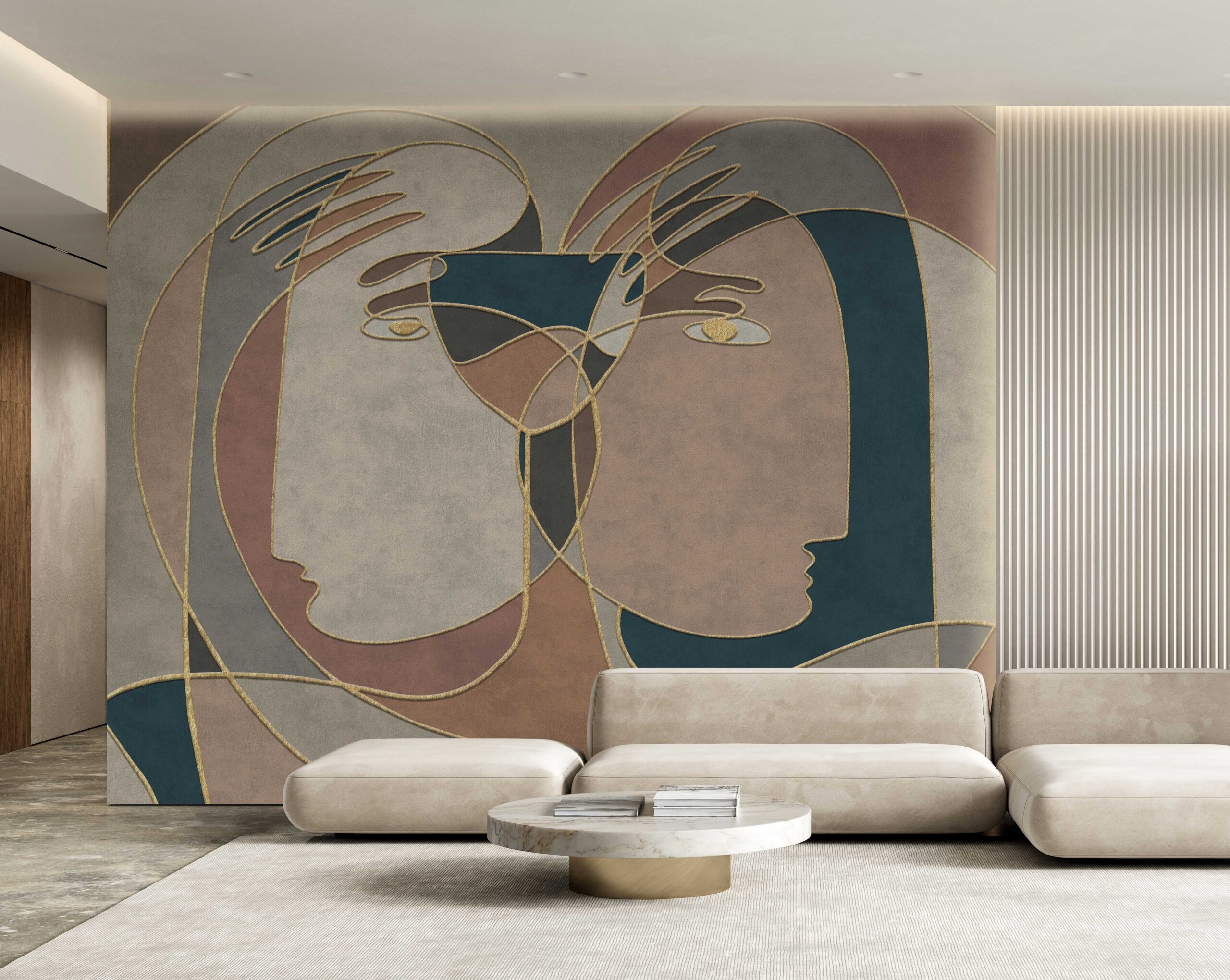 Parete decorata con tappezzeria artistica effetto affresco raffigurante volti astratti intrecciati, firmata Affreschi & Affreschi, in un living moderno elegante.